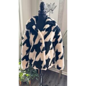 BLANKNYC  Black and Cream Love Birds Houndstooth Faux Fur Coat Sz. Small